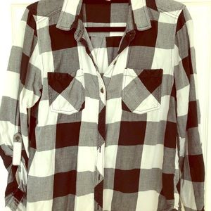 Women’s black and white flannel